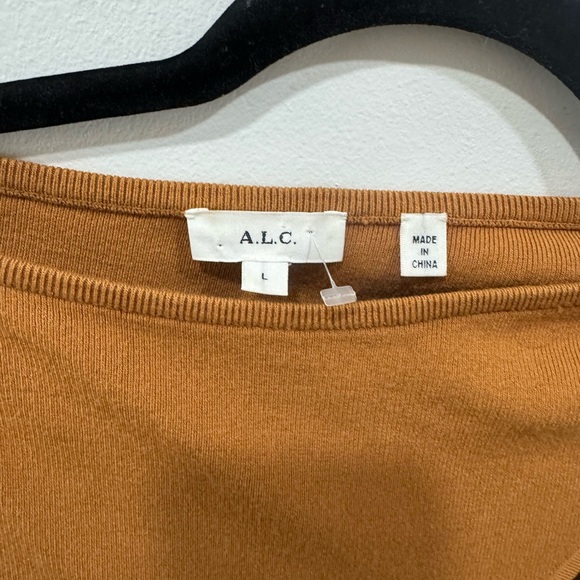 ALC Addison Cold Shoulder Top in Cashew Women's Size Large used lightly - Picture 7 of 7